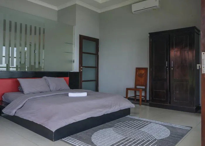 فيلة Blue Marlin 6-br Singaraja Bali *