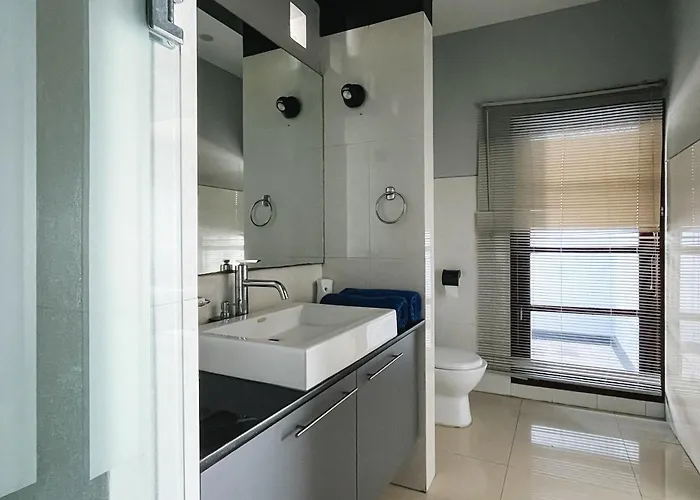 Blue Marlin 6-br Singaraja Bali *